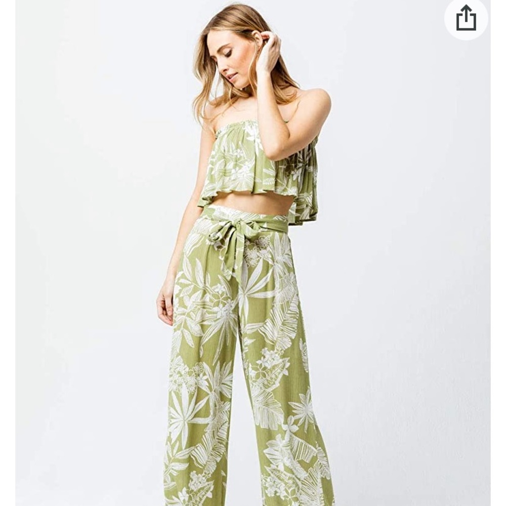 Tilly’s cropped tube top